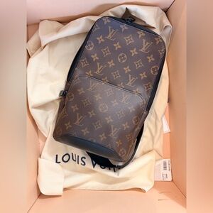 Louis Vuitton Monogram Macassar
Avenue Sling Bag M45897 Shoulder